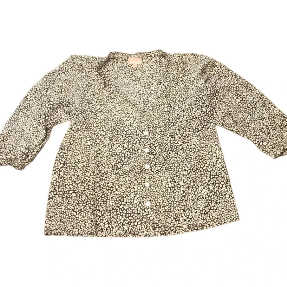 Show me your MUMU Tatum blouse buttons Size Small